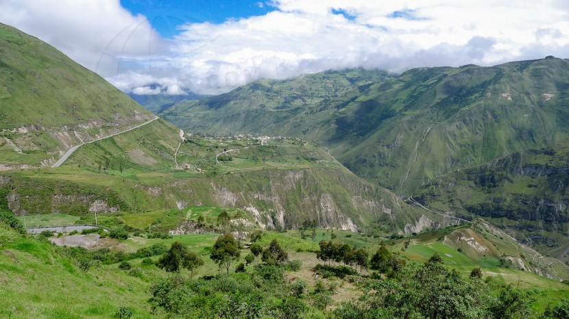Ecuador Cuenca  | axetrip.com