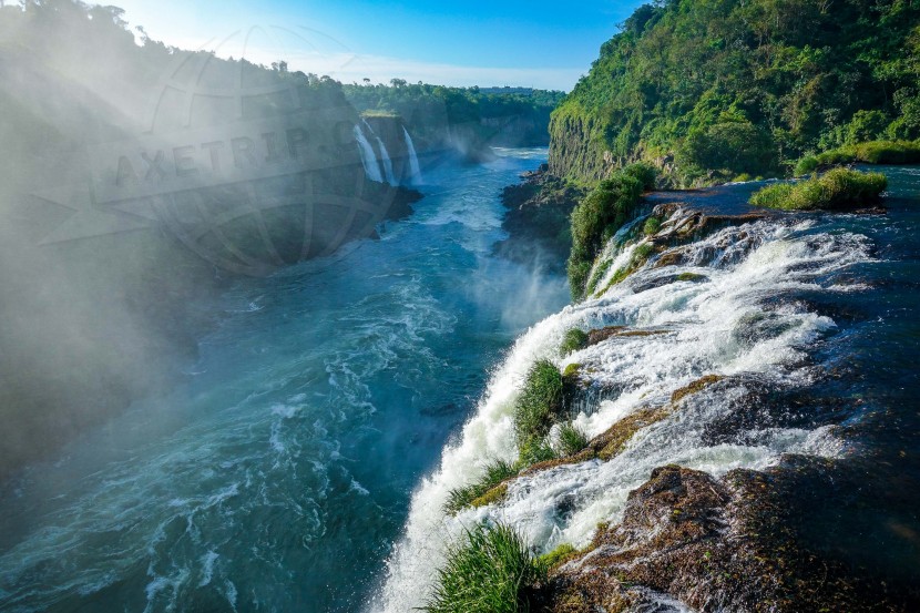 Brazil Iguazu Falls  | axetrip.com