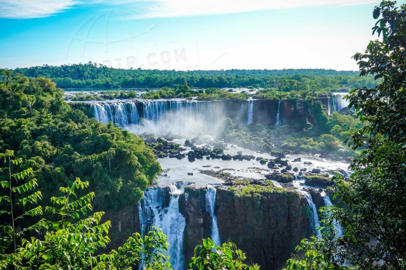 Brazil Iguazu Falls  | axetrip.com