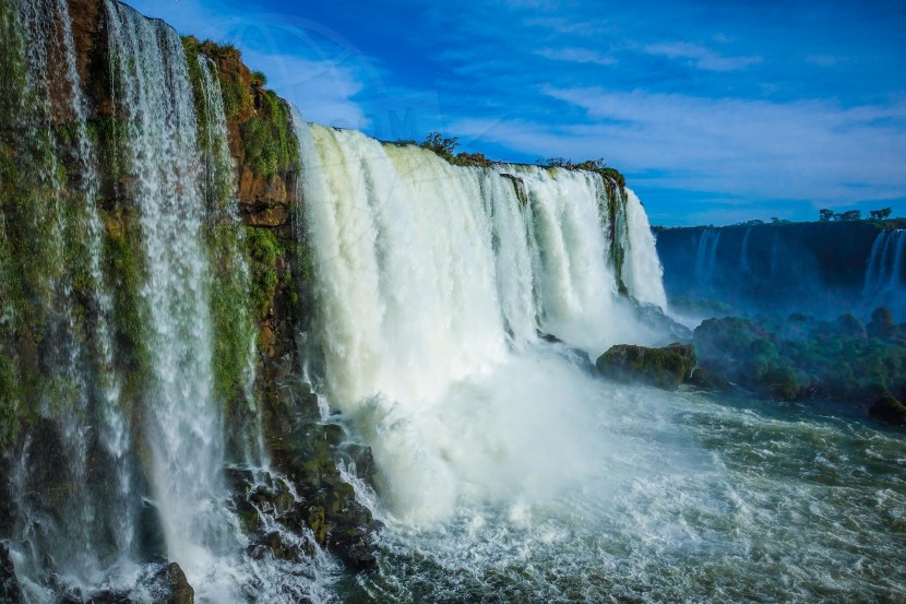 Brazil Iguazu Falls  | axetrip.com